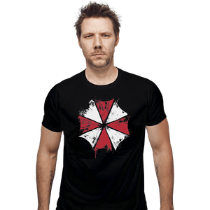 Shirts Fitted Shirts, Mens / Small / Black Umbrella Corp