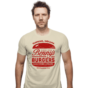 Shirts Fitted Shirts, Mens / Small / Sand Benny's Burgers