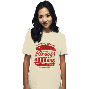 Shirts T-Shirts, Unisex / Small / Natural Benny's Burgers