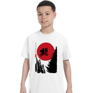 Daily_Deal_Shirts T-Shirts, Youth / XS / White The Extra-Terrestrial in Japan