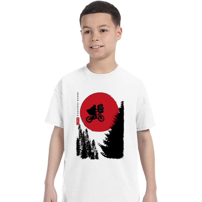 Daily_Deal_Shirts T-Shirts, Youth / XS / White The Extra-Terrestrial in Japan